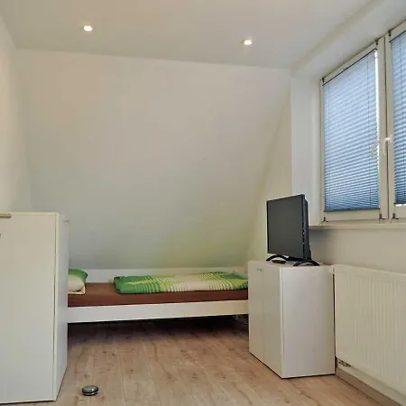 Familie Horn - Urlaub Im Reetdachhaus In Schleswig-holstein *