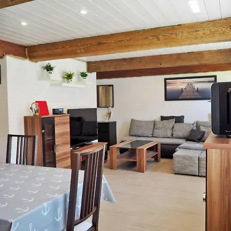 Familie Horn - Urlaub Im Reetdachhaus In Schleswig-holstein Ferienhaus *